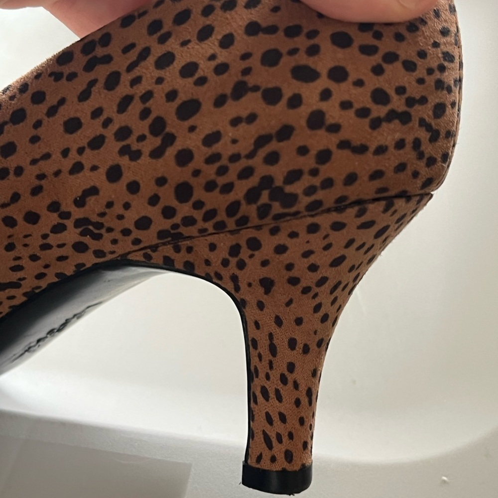Women's LifeStride Parigi Leopard Animal Print 2.5 Inch High Heel Pump Size 8.5 - Picture 8 of 16